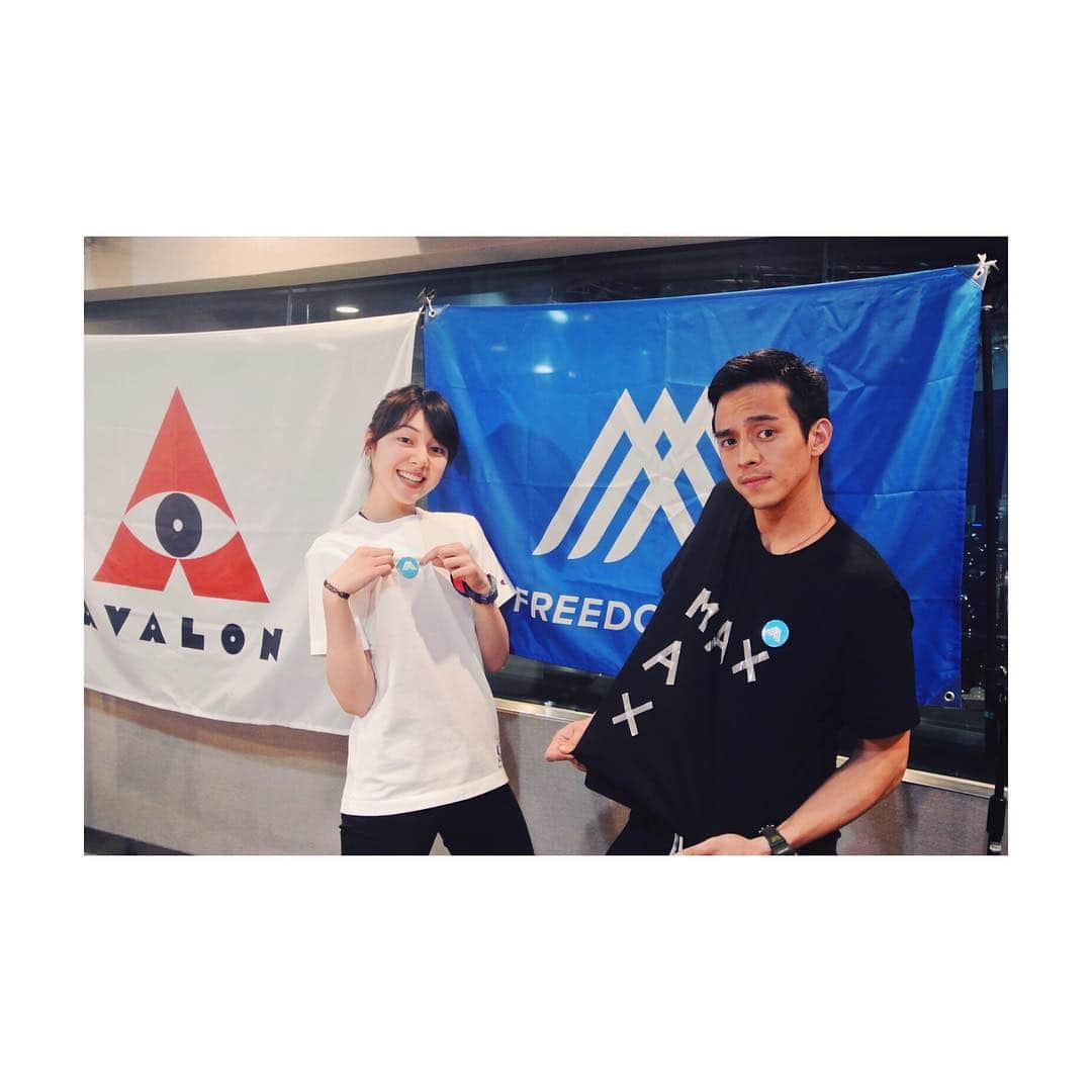 杉山セリナのインスタグラム：「いよいよ！今日10:00からJ-WAVEで新番組、AVALONが始まります！！ FREEDOM MAX党を全力で応援する秘書役です！ がんばりMAX🙌🏻🙌🏻🙌🏻 #J-WAVE #AVALON #杉山セリナ #満島真之介」