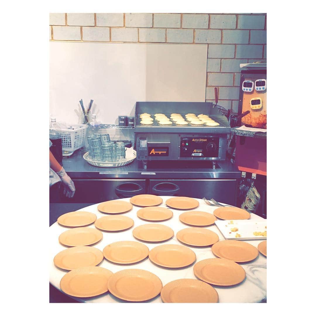 Rioさんのインスタグラム写真 - (RioInstagram)「VERY FANCY レセプションパーティー  お邪魔してきましたっ✨🍴 試食が楽しみすぎて焼きあがるのを  目の前で待ちわびていました（笑）  #vfan#veryfancy#tokyo#rio#japan#pancake#daikanyama#open#おめでとうございます！#またたべたいー♡」4月7日 0時19分 - rio_lv_vly