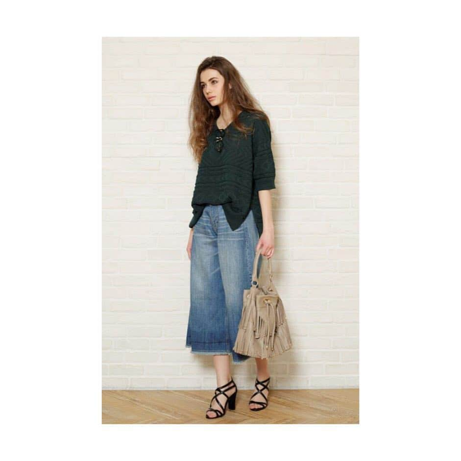 ロシカリエさんのインスタグラム写真 - (ロシカリエInstagram)「LOSICARIE🌿2016SS ・TOPS ¥7,900+tax ・JEANS ¥9,800 +tax ・BAG ¥8,900+tax ・SANDALS ¥9,800+tax ーーーーーーーーーーーーーーーー #losicarie#ロシカリエ #fashion#style#collection#trend#outfit#ss2016#coordinate#spring#newcollection#jeans」4月7日 17時57分 - losicarie