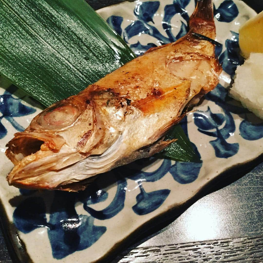 太宰ガロさんのインスタグラム写真 - (太宰ガロInstagram)「焼き魚」3月19日 23時06分 - _gr_dzy_