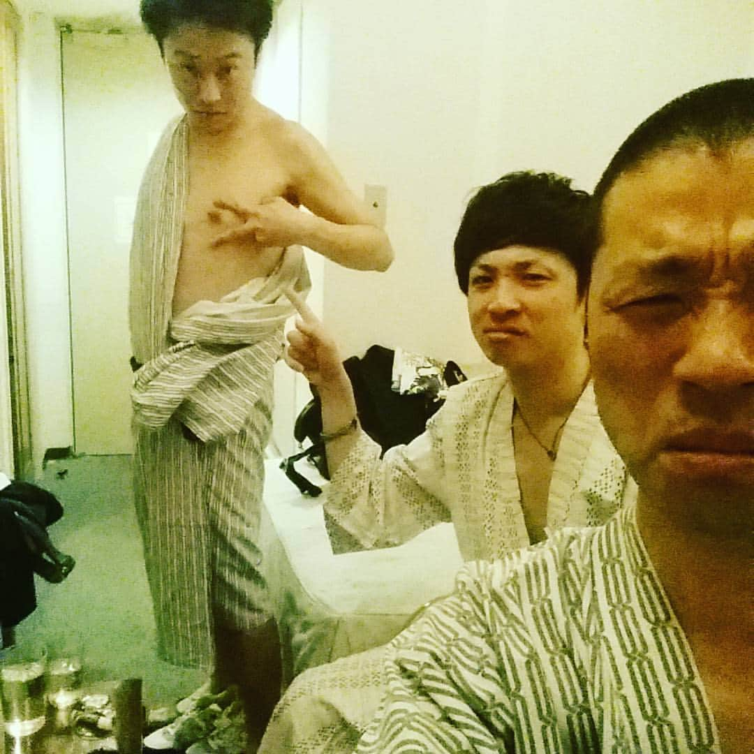 山名文和さんのインスタグラム写真 - (山名文和Instagram)「部屋！！ #敬称略  #和牛 #川西 #アインシュタイン #河井 #アキナ #山名さん #アギシュ」3月20日 1時17分 - fumikazu_yamana