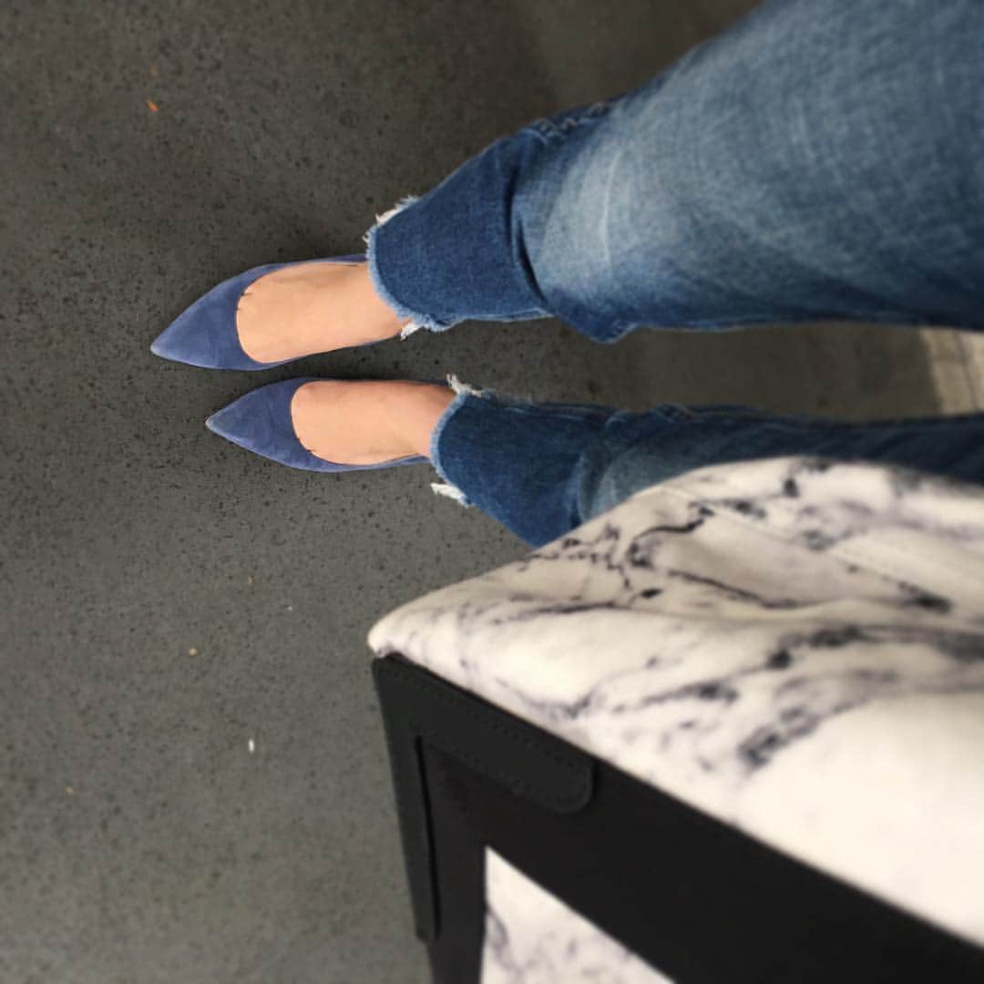 笛木優子のインスタグラム：「おはよー  素足まだ寒い😂  今日もドクターカーの撮影です🚑  #ドクターカー」