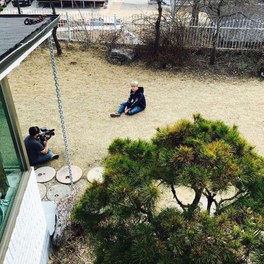 ヨンジェ のインスタグラム：「#이형은지금아무생각이없다」