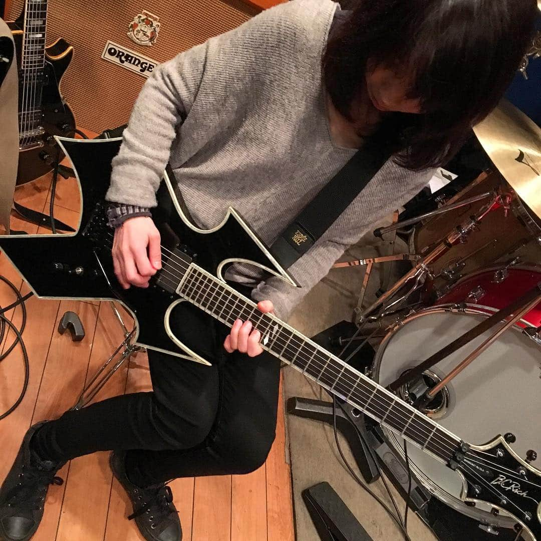 BORISさんのインスタグラム写真 - (BORISInstagram)「Wata Beast  #borisdronevil #borisheavyrocks #wata #warbeast #bcrich #orangeamps」3月22日 16時45分 - borisdronevil