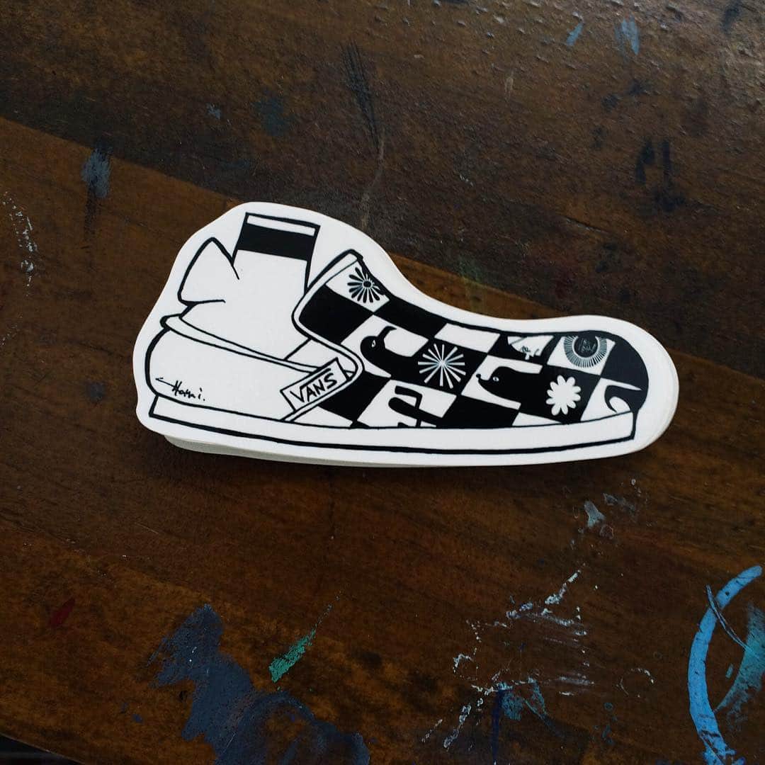 花井祐介さんのインスタグラム写真 花井祐介instagram 明日のイベントで配布するステッカーです Vans X Yusuke Hanai Slipon です お待ちしてます 数に限りがあるのでお早めに 3月24日 16時08分 Hanaiyusuke
