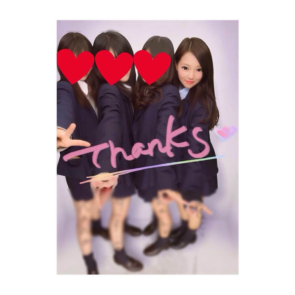 のインスタグラム：「2年生最後の学校😭今も実感なくてでも寂しくて変な感じ…😞帰りに友達と久しぶりのプリクラ🌟🌟今までありがとう！👭👭 #160325 #終業式 #高2 #lastdayofschool」