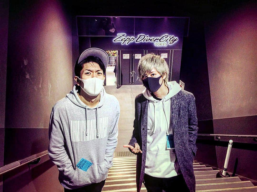 ZYUN.さんのインスタグラム写真 - (ZYUN.Instagram)「ZYUN.×XIX かずぼーい×XIX  #たまたまペアルック #xix #zepp #xixcode #リトグリ #Live #俺ら今日からガオラー  #lovest #俺らもここでLIVeしよう」3月27日 11時07分 - junxix._lovest