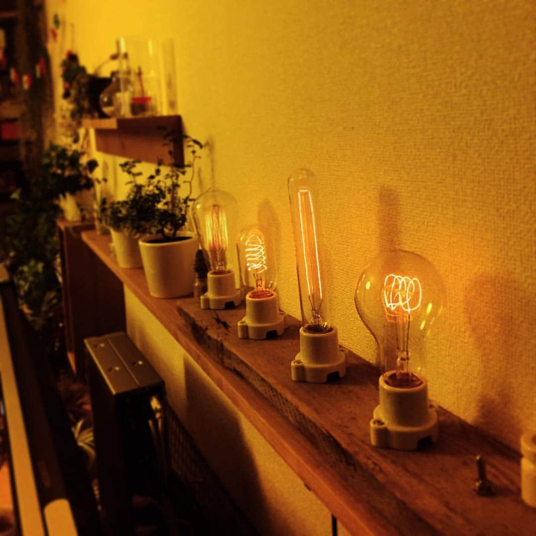 Interior Renovation 建築 インテリアさんのインスタグラム写真 Interior Renovation 建築 インテリアinstagram ランプスタンド 作ってみた 調光器は古材厚みの中にしこみましたっ エジソンランプ 自作照明 ランプスタンド オリジナル照明 照明diy 照明