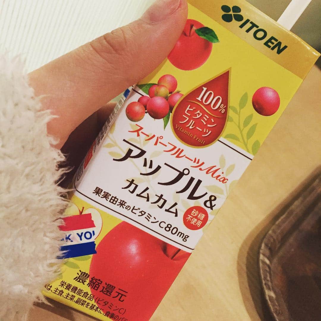 松岡ちなのインスタグラム：「#アップルカムカム #美味しい☺️ #カムカム …？ #現場 #頑張れる💪 🍎」