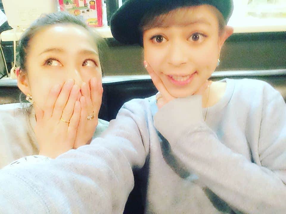 間宮梨花さんのインスタグラム写真 間宮梨花 Instagram 昨日の余韻に浸りちゅう りかちゅう あきねーちゃんありがちゅう らぶちゅう こんなお嫁さんが欲しい 旦那さん幸せ者すぎるな ふむ あきねーちゃん 松本アキ 姉妹 3月30日 9時59分 Rika Aizawa0329