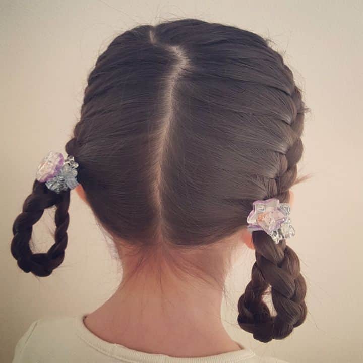 佐藤純さんのインスタグラム写真 佐藤純instagram 今朝の娘ヘアアレンジ 編み込み おだんご おニューのアナユキヘアゴムでご機嫌 子供ヘアアレンジ 子供のヘアアレンジ ヘアアレンジ 編み込み あみこみ Kidshairstyles Kidshairarrange Kids Hairarrange