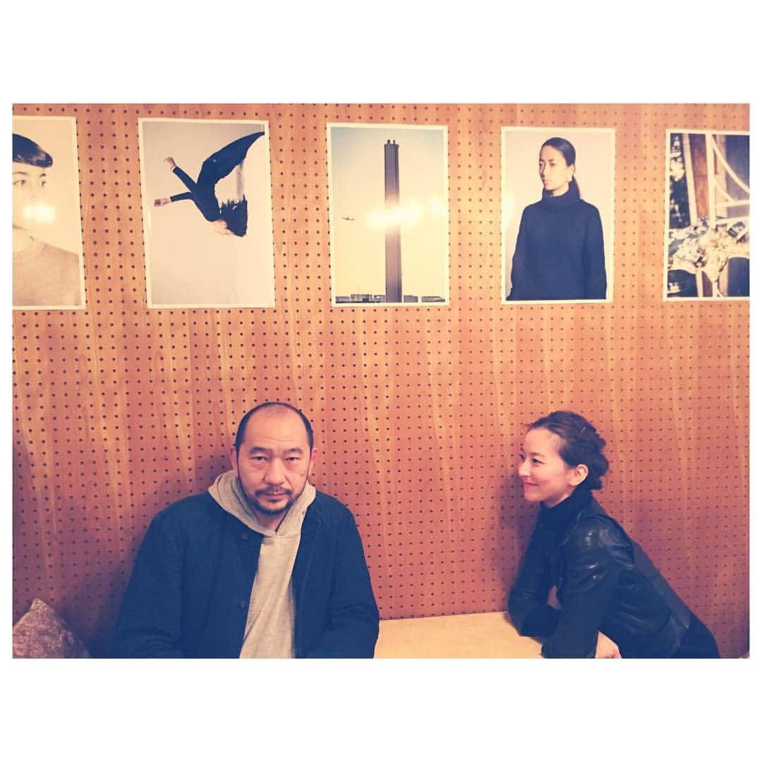 東麻美さんのインスタグラム写真 - (東麻美Instagram)「衣装合わせの後に、アニさんの写真展「GtA」へ。 居心地の良いカフェが、台北、paris、東京で撮った強くも繊細で美しい写真によってまた素敵な空間に。4/16まで📸💕☕️ #ワタナベアニ#こわくないよ#優しいよ#写真展#ポートレート#aniwatanabe#exhibithion#newport#cafe#japan」4月4日 18時56分 - asamihigashi