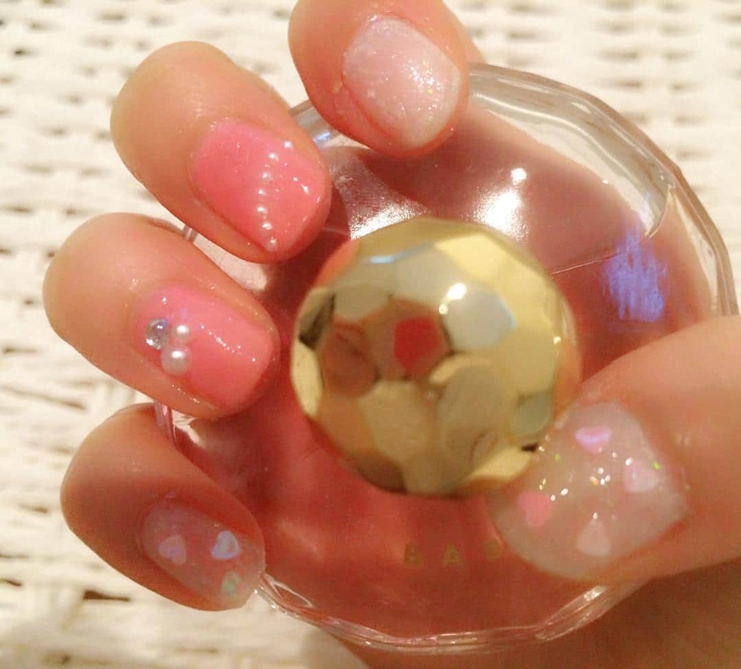 のインスタグラム：「右手〜♡ #nail #selfnail #gelnails #ジェルネイル」