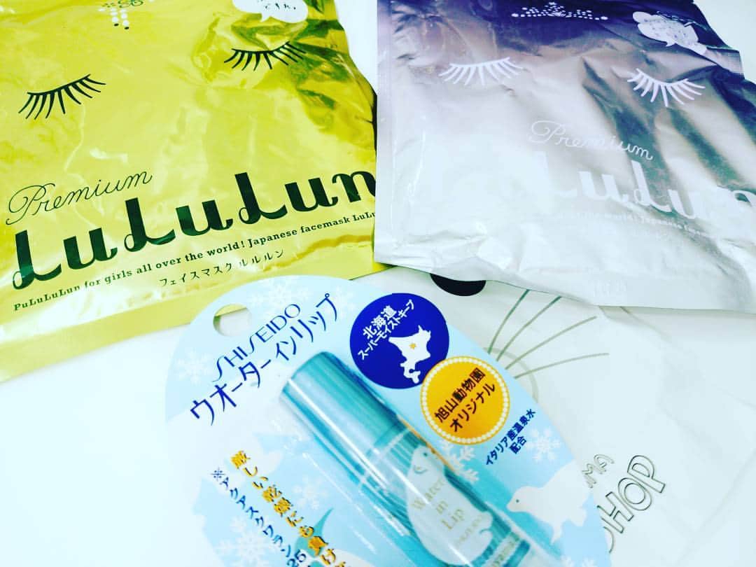 星野ナミのインスタグラム：「りっちゃんに貰った地方限定のパックとリップクリーム💄✨本番前に保湿しよ♪」