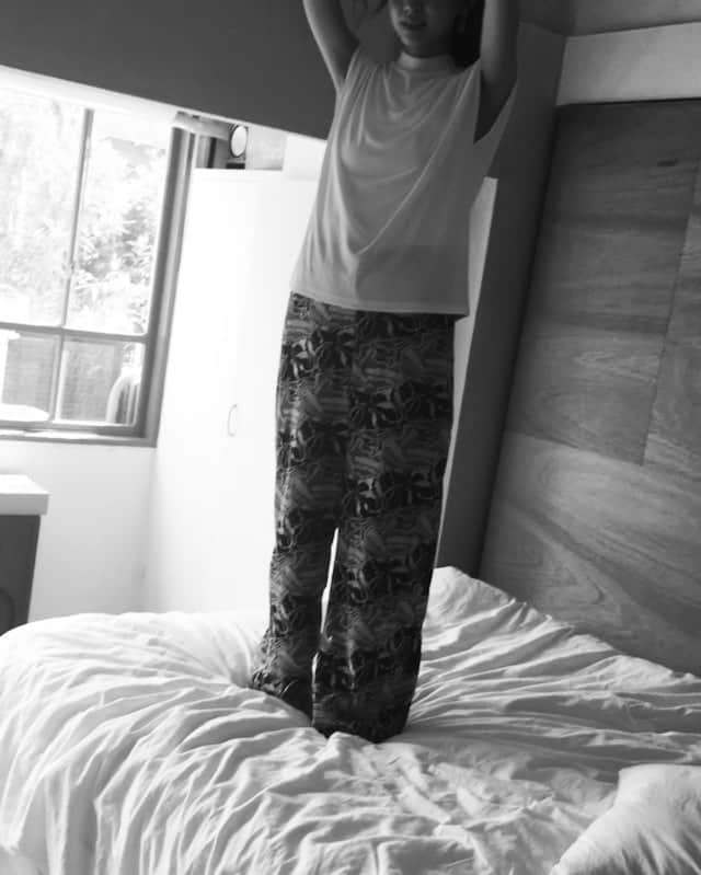 Shiho Sasakiのインスタグラム：「🐰💨📷 #shooting#done#jump#portrait」