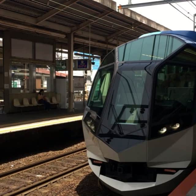 ノブ横地のインスタグラム：「しまかぜIN四日市駅」