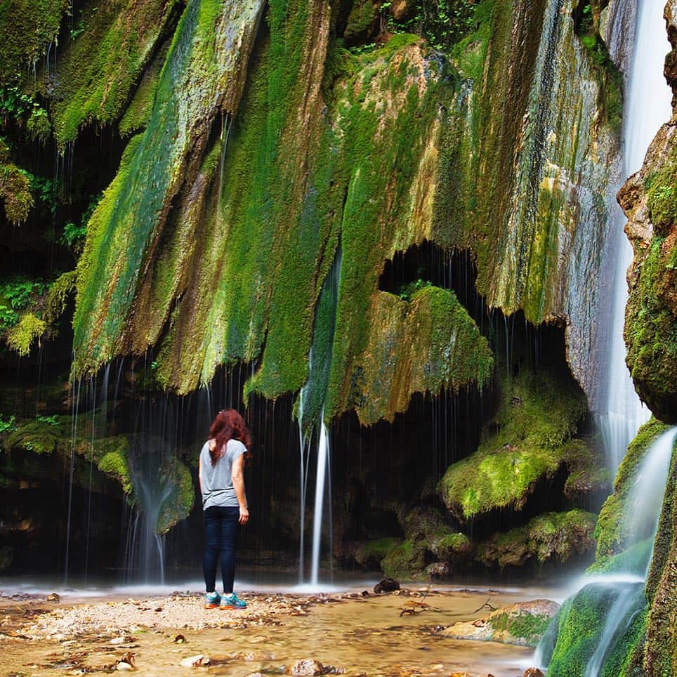 Pınar Budinのインスタグラム：「İyi akşamlar!😊 Good evening!!😀💚 Ağlayan kaya Yesildere selalesi 💦💦 Denizli - Turkey🇹🇷」