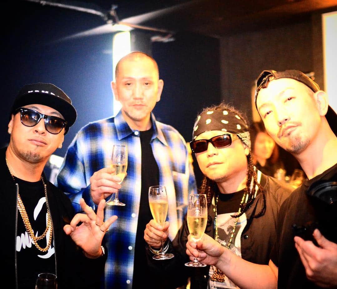 のインスタグラム：「久しぶりの埼玉 川越ライブ 熱かった！ たくさんのシャンパンもありがとうございましたm(_ _)m #666connection #Saitama #Kawagoe #666 #タイプライター #DS455」