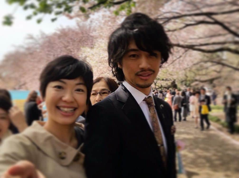 小谷あゆみのインスタグラム：「安倍総理主催 桜を見る会でした。 長生きしてきてよかった〜〜♡ 新宿御苑にて」