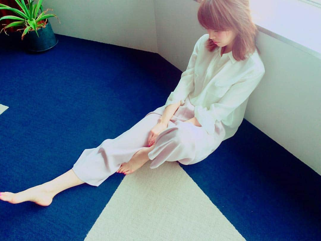 泉里香さんのインスタグラム写真 - (泉里香Instagram)「#ootd  #アプワイザーリッシェ のピンクのパンツで  春気分🌸 #fashion#apwiserriche#pants#pink#purple#春服#私服#コーディネート#日曜日」4月10日 17時12分 - rika_izumi_