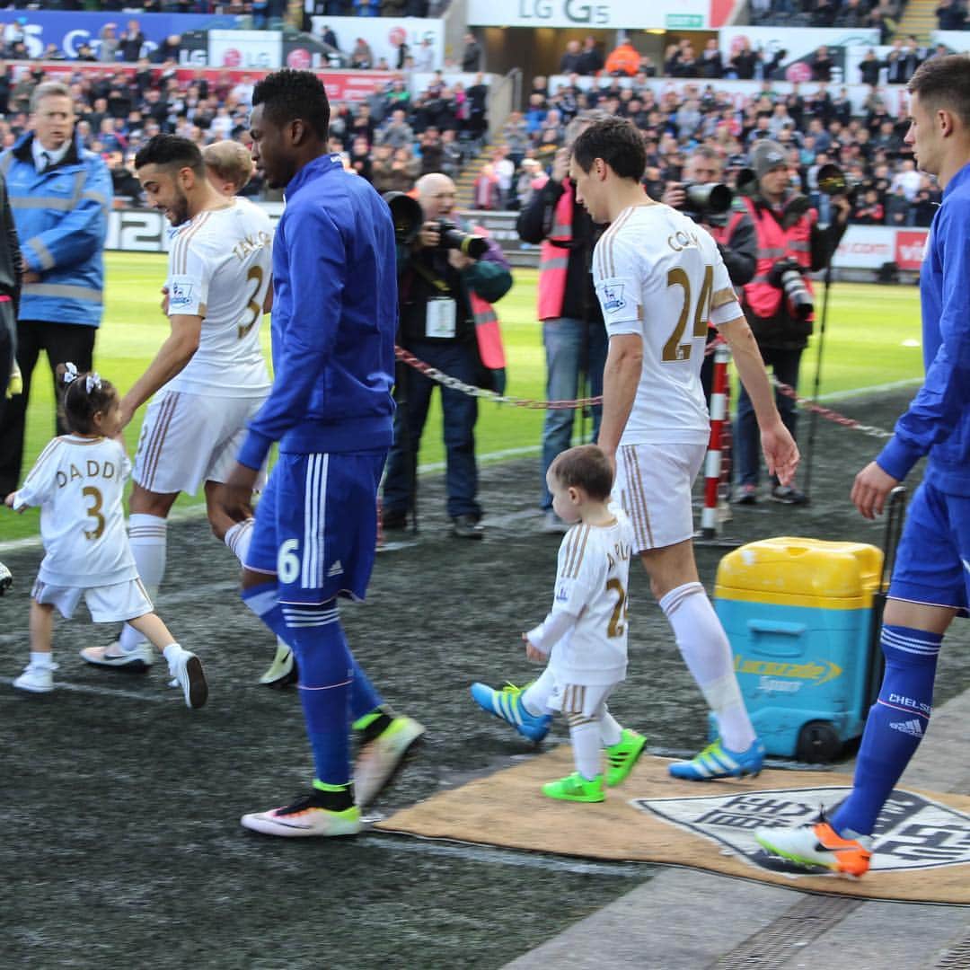 のインスタグラム：「Might have to be mascot again next week 💙」