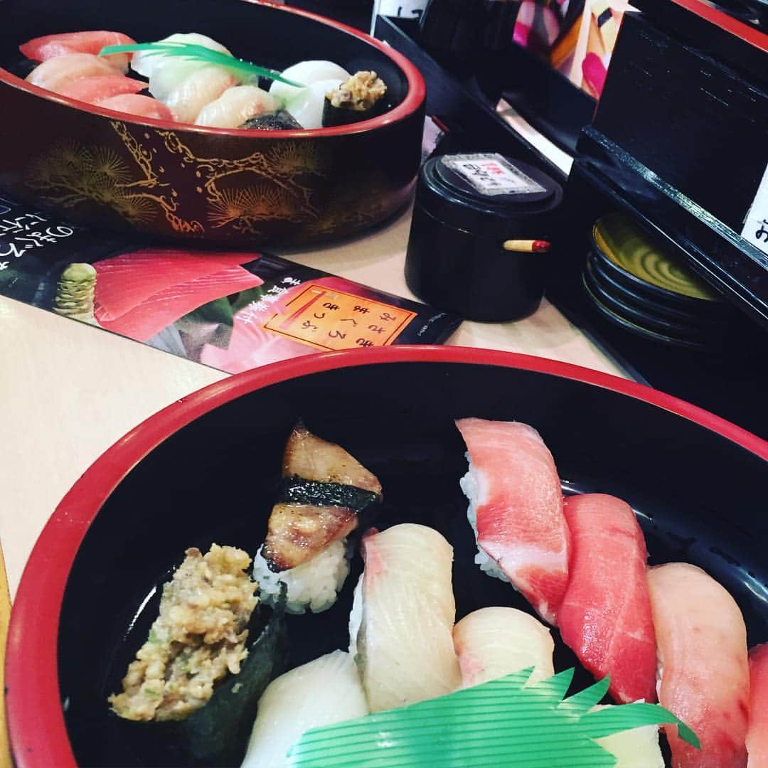 相武紗季のインスタグラム：「あたたかくなるとちょっと遠くまで行きたくなる😊まだ知らない場所にどんどん行こう🌸🌸 #みさきまぐろきっぷ」