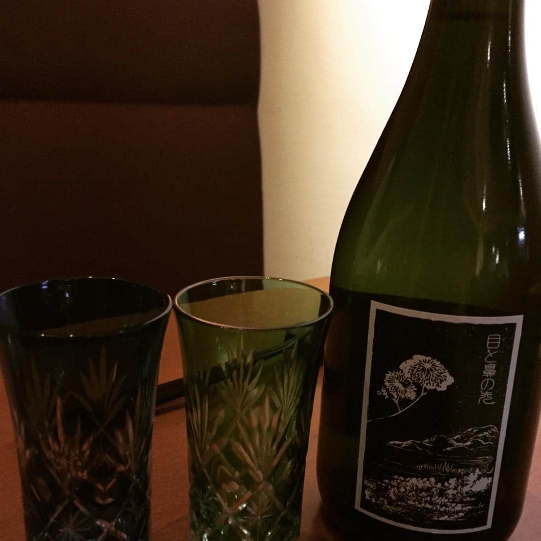 相武紗季のインスタグラム：「春に飲む日本酒✨#目と鼻の先#東日本橋#日本酒好きな方は是非 😍」