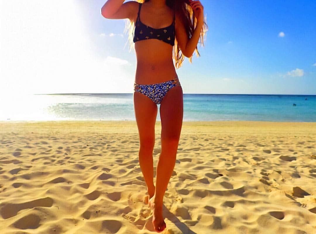 American Eagle Japan staffsのインスタグラム：「Regram from @aiseri  New aerie bikini💖 #aerie#aeriereal#beach#sea#suntan#cute」
