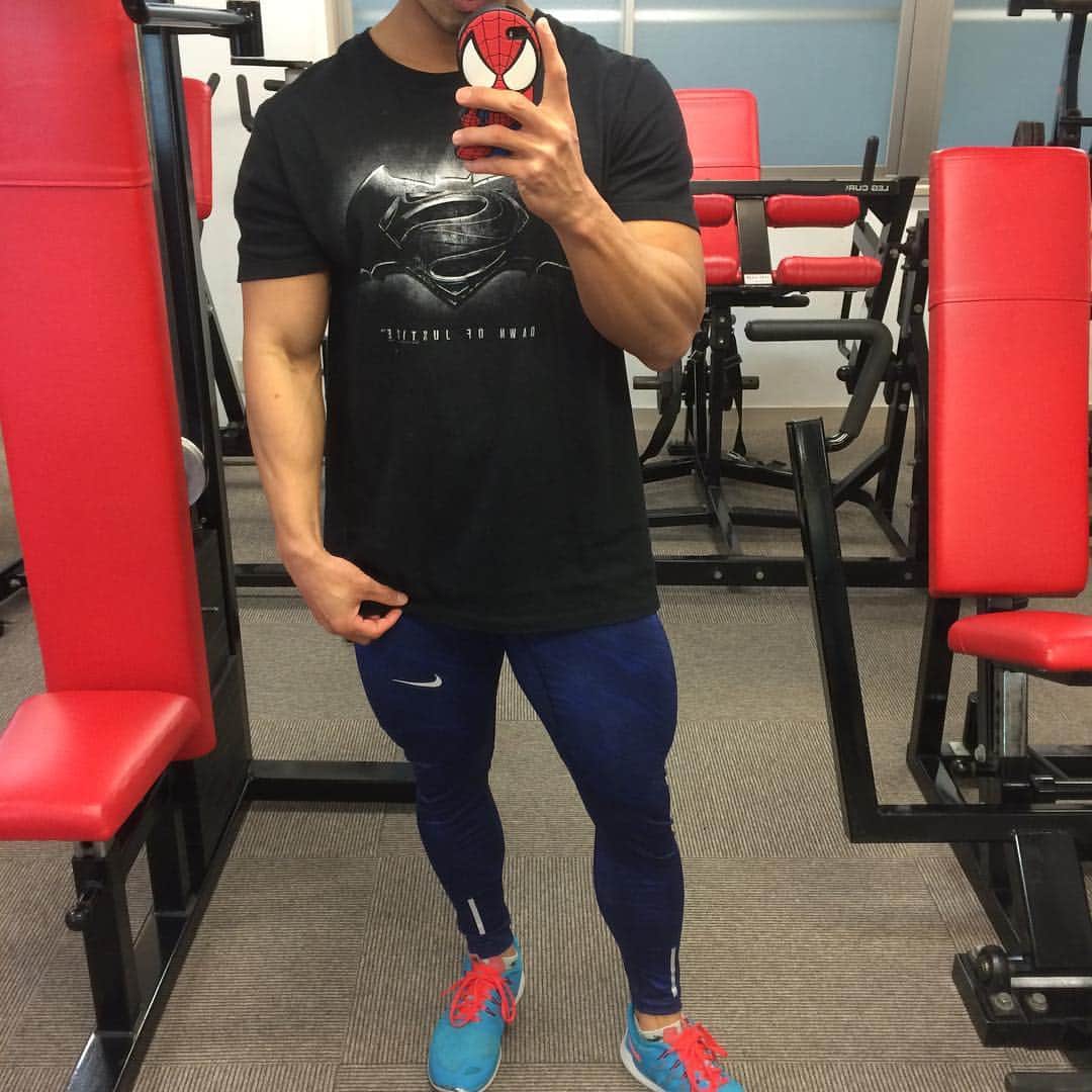 湯浅幸大さんのインスタグラム写真 - (湯浅幸大Instagram)「Leg day💀 Leg ex Sq/smith Leg press  Hack Sq/Reverse Leg curl 1L leg press/side 久々にスミスでスクワットとハックスクワットした💀  #workout #workoutlife #eatclean #training #trainhard #instafitness #physique #diet #dontquit #dawnofjustice #gymmotivation #gohardorgohome #LETSGETBETTERTOGETHER #batman #superman #bodybuilding #nike #neverskiplegday #NORESTTOBETHEBEST #脚トレ#筋トレ#トレーニング#ダイエット #ワークアウト#ナイキ#バットマン#スーパーマン#スパイダーマンもいるね」4月13日 15時19分 - kingyuasa