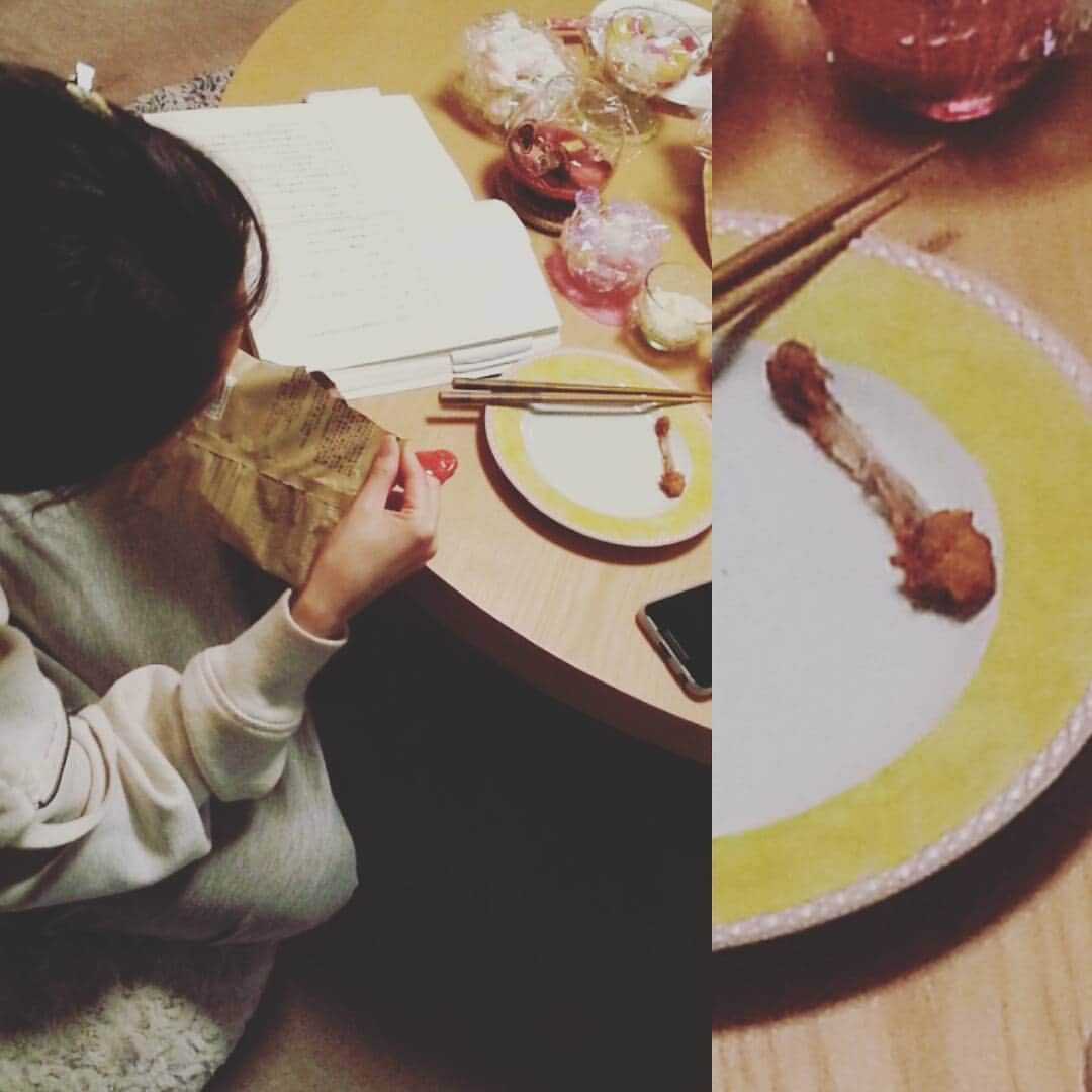 毒島ゆり子のせきらら日記さんのインスタグラム写真 - (毒島ゆり子のせきらら日記Instagram)「今日は、俺のゆり子の部屋に来ている。 ゆり子の部屋は良い匂いがする…ゆり子の香り 俺が香りを楽しんでいる頃、ゆり子は食事をしていた 何を食べているのか覗いてみると、皿の上に肉が！ これは、ゆり子が食べた肉なのか？その確証は全くないが、 その肉が俺にささやく「お～い、まだ肉がついてるよ～、残さず食べてよ～」・・・と これは俺の意思ではない！肉がお願いしているのだ！肉が！・・・よし残っている部分を頂くとしよう、肉のために いただきます…ゆり子  #ゆり子の食べ残しじゃなかったらどうしよ…  #毒島ゆり子のせきらら日記  #前田敦子  #俺のゆり子 #今日も妄想中です #肉 #ロケお疲れ様でした」4月13日 15時45分 - busujima_tbs