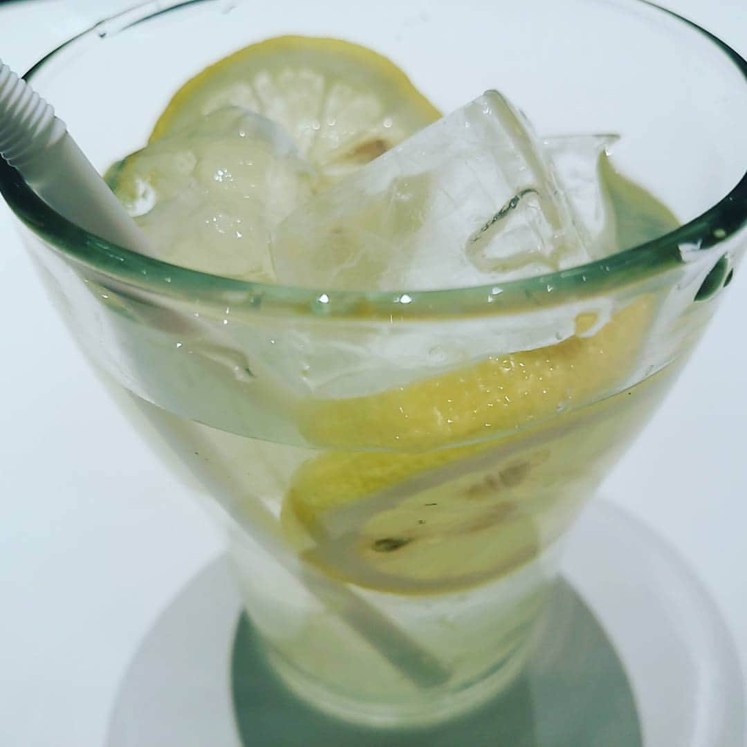 星野ナミのインスタグラム：「lemonade☺♥」