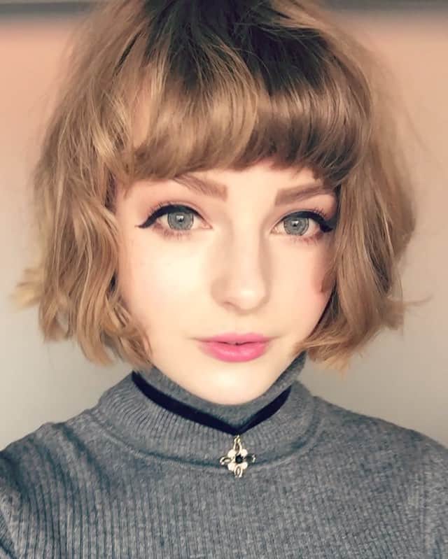 Ella Freyaのインスタグラム：「Curls 🙌」