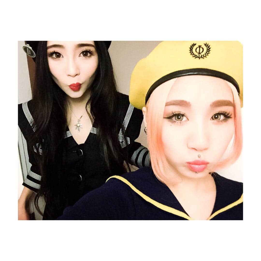 のインスタグラム：「🎓🎓🎓 Thank you all for coming last night.  きてくれたみなさま、ありがとうございました！ スタッフの皆様、お疲れ様でした！  #キャバレーユリア #cabaretYuria  Feat. #Bloom  Dress code #schoolUniform .lol」