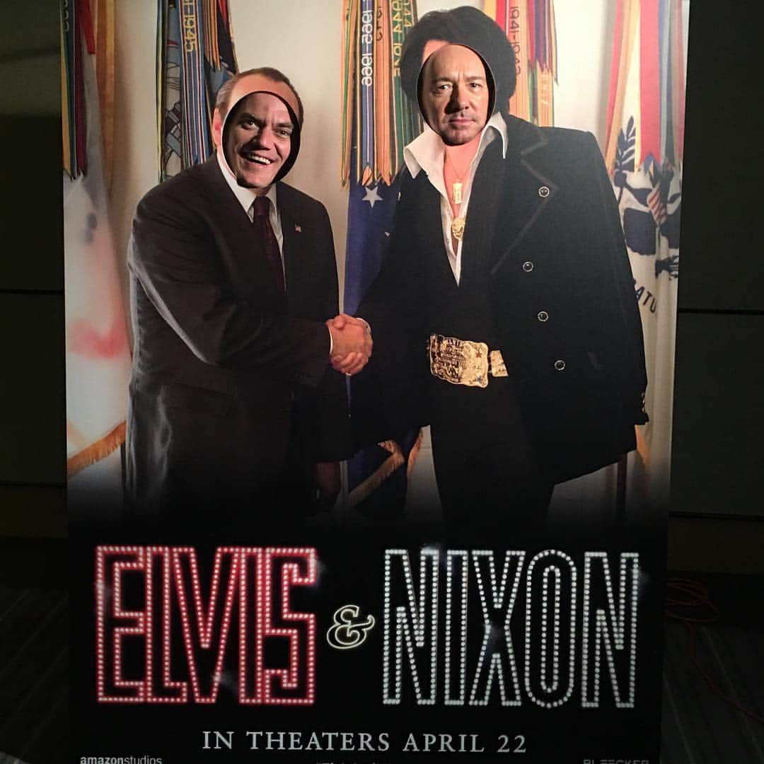 ケヴィン・スペイシーのインスタグラム：「SnapChat face swap what? OG face swap right here. #Elvis&Nixon」