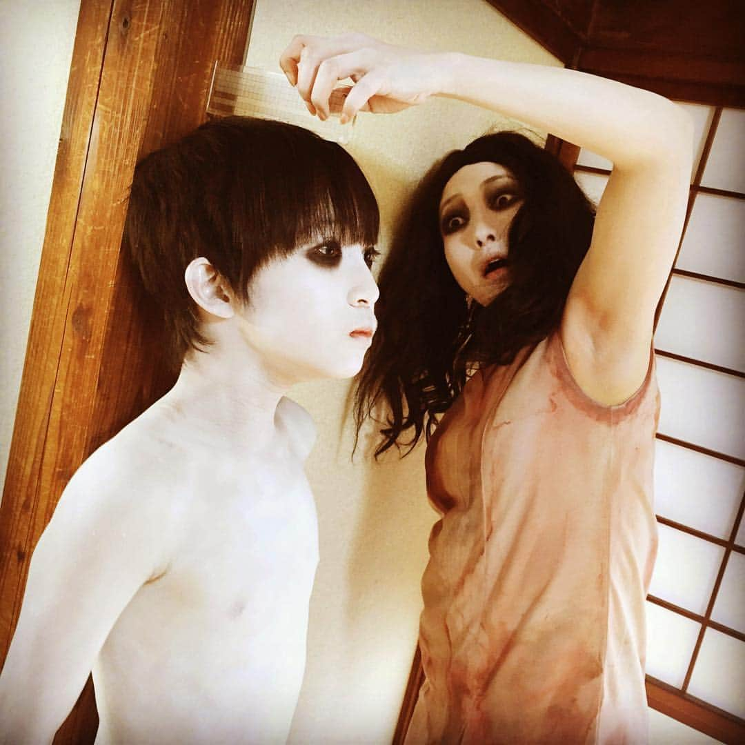 伽椰子と俊雄のほのぼの親子日記さんのインスタグラム写真 - (伽椰子と俊雄のほのぼの親子日記Instagram)「あ゛あ゛あ゛あ゛あ゛（…成長してる？） #あ゛あ゛あ゛あ゛あ゛ #ニャー　#さだかや」4月20日 16時19分 - kayakowithtoshio