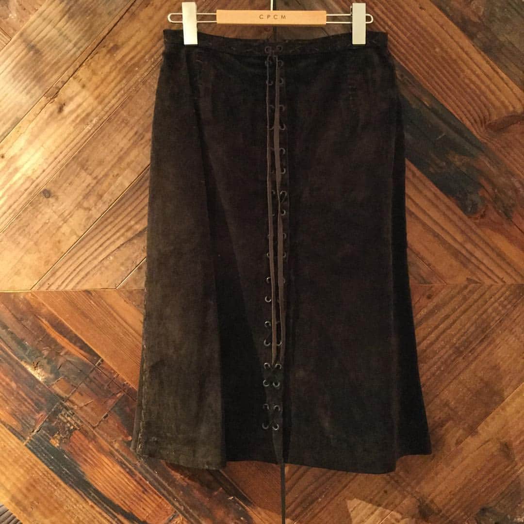 CPCMさんのインスタグラム写真 - (CPCMInstagram)「Vintage Leather Side Stitch Skirt  #vintageskirt #vintageleather #bohemianskirt」4月23日 11時33分 - cpcm.official