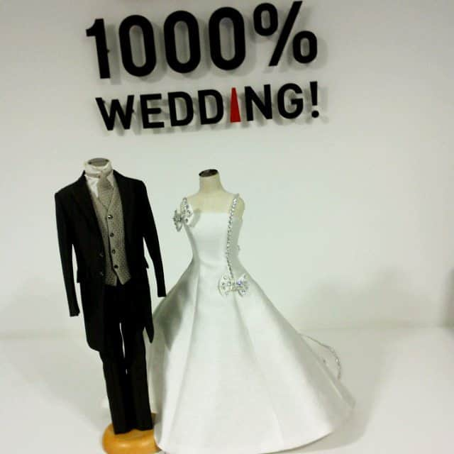 1000％WEDDING!さんのインスタグラム写真 - (1000％WEDDING!Instagram)「メルパルク横浜さんのプルミエドレスのミニチュアが届きました♪ 今回は特別にタキシードも一緒♪ サイズオーダーなど、ご自分のドレスを購入した方は是非残しておくべきアイテムですね！」4月23日 21時39分 - 1000wedding_jp