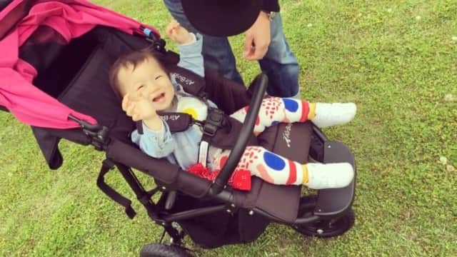 kyokkyのインスタグラム：「今日は家族で公園へ🌴 のんびり楽しかったぁ🌴」
