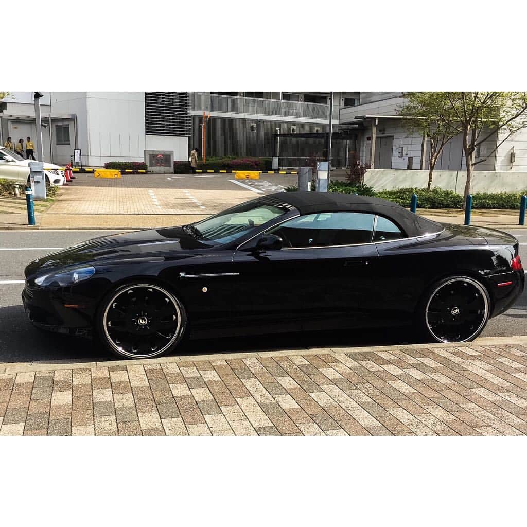 のインスタグラム：「これからレコーディング  #studiowork #recording #studio #hoodsound #LOCOHAMA #yokohama #myaston #astonmartin #db9 #hiphop #forgiato #22inch」