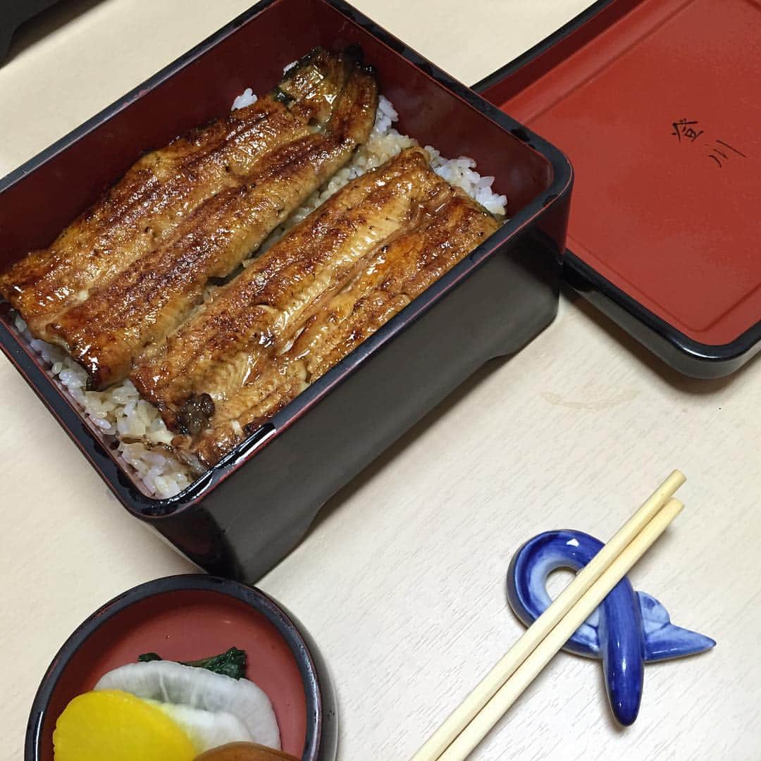 金剛地武志のインスタグラム：「〆です。やっぱり関東風に限ります。フワフワ。恵比寿 登川」