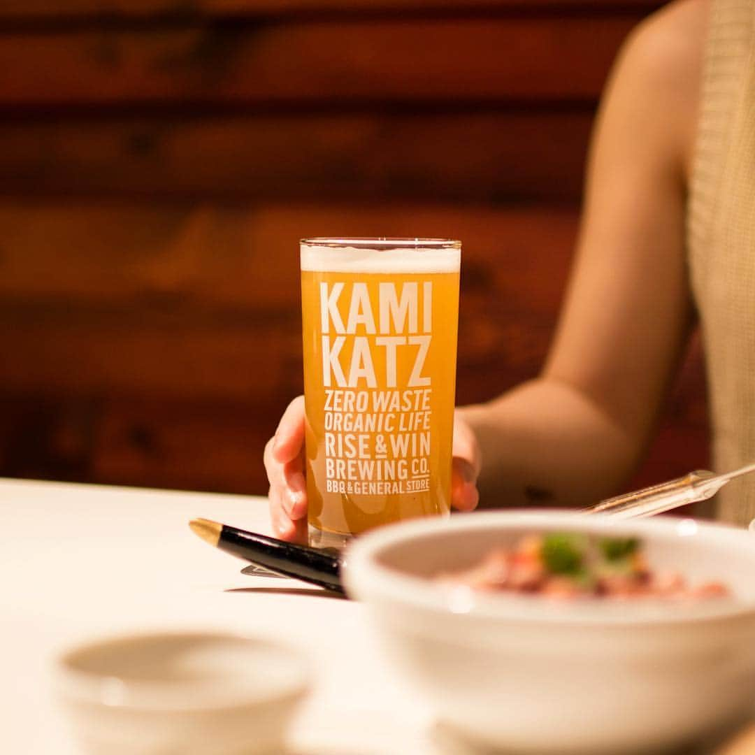 Food & Design Post さんのインスタグラム写真 - (Food & Design Post Instagram)「kamikatz taproomのクラフトビール。ロゴは鈴木直之さんのデザインです。 #kamikatztaproom #クラフトビール #ゼロウェイスト」4月26日 12時44分 - diner_2016