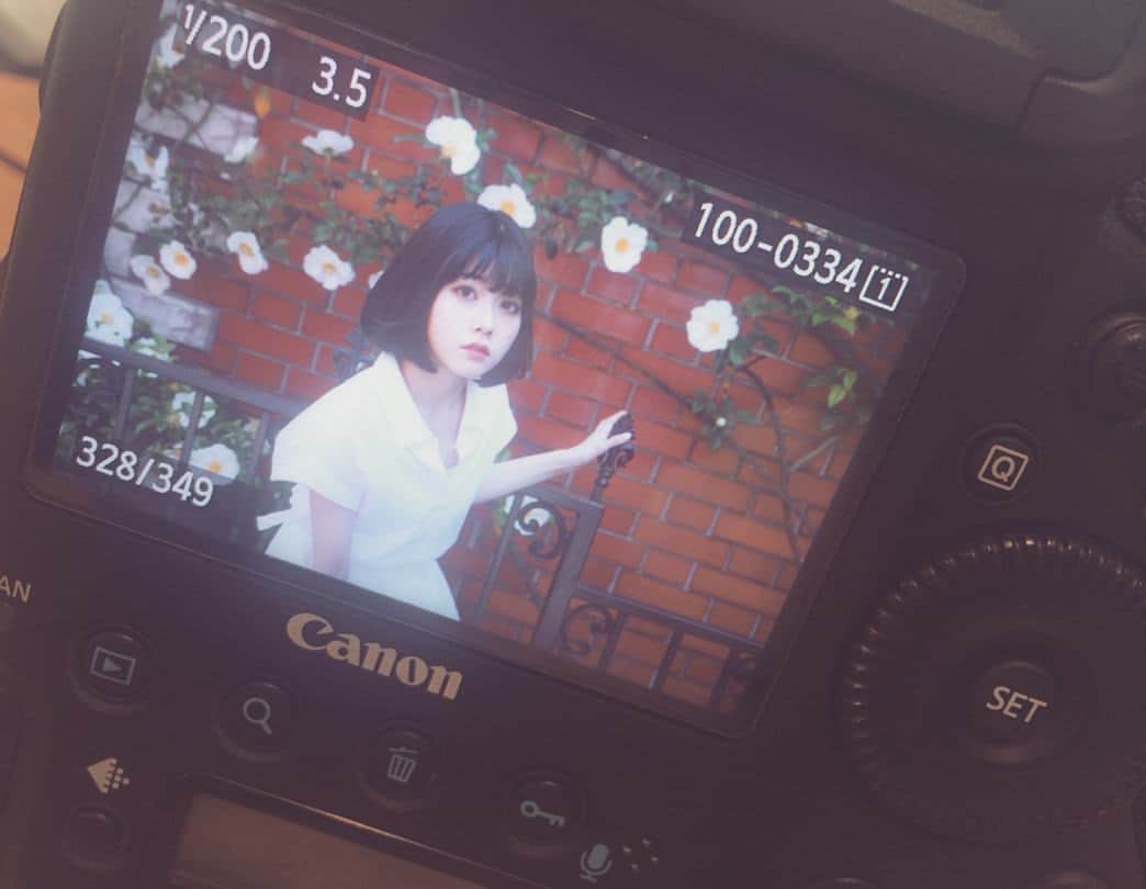 礒部花凜のインスタグラム：「にこにこ😚💓 #photo #portrait #model #ちょいレトロ」