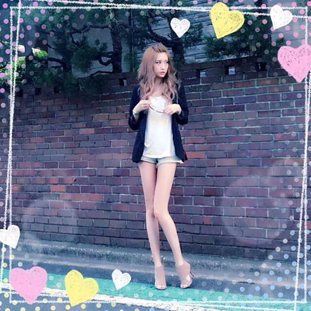 加賀美早紀さんのインスタグラム写真 - (加賀美早紀Instagram)「好きなものは一生変わらないタイプ  安定のジャケット×ラフコーデ #fashion#style#outfit#安定❤️#加賀美早紀」4月27日 9時06分 - kagami_saki