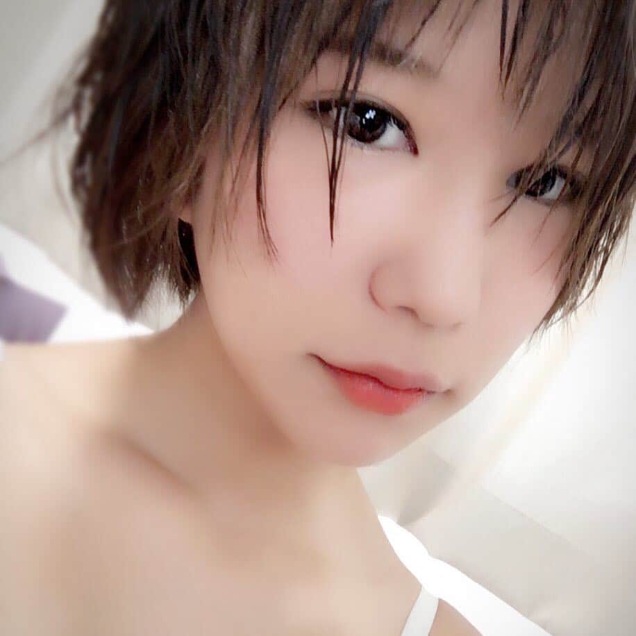 のインスタグラム：「image from her Twitter "Thank you very much. I want all the people of the world to know riku minato. Pragmatically, by writing in English messages as well." #湊莉久#AV女優#Pornstar#rikuminato#sexy#sensuality#hot#hotgirl#eroticastic#jav#javidol#japanesegirl#gravure#japanesemodel#asianfetish#shortskirt#panties#lingerie#bikini#fitbeauty#hotgirls#playmate#playboythailand#kawaii#oppai#japanesegirls#koreangirl#chinesegirl#ass」