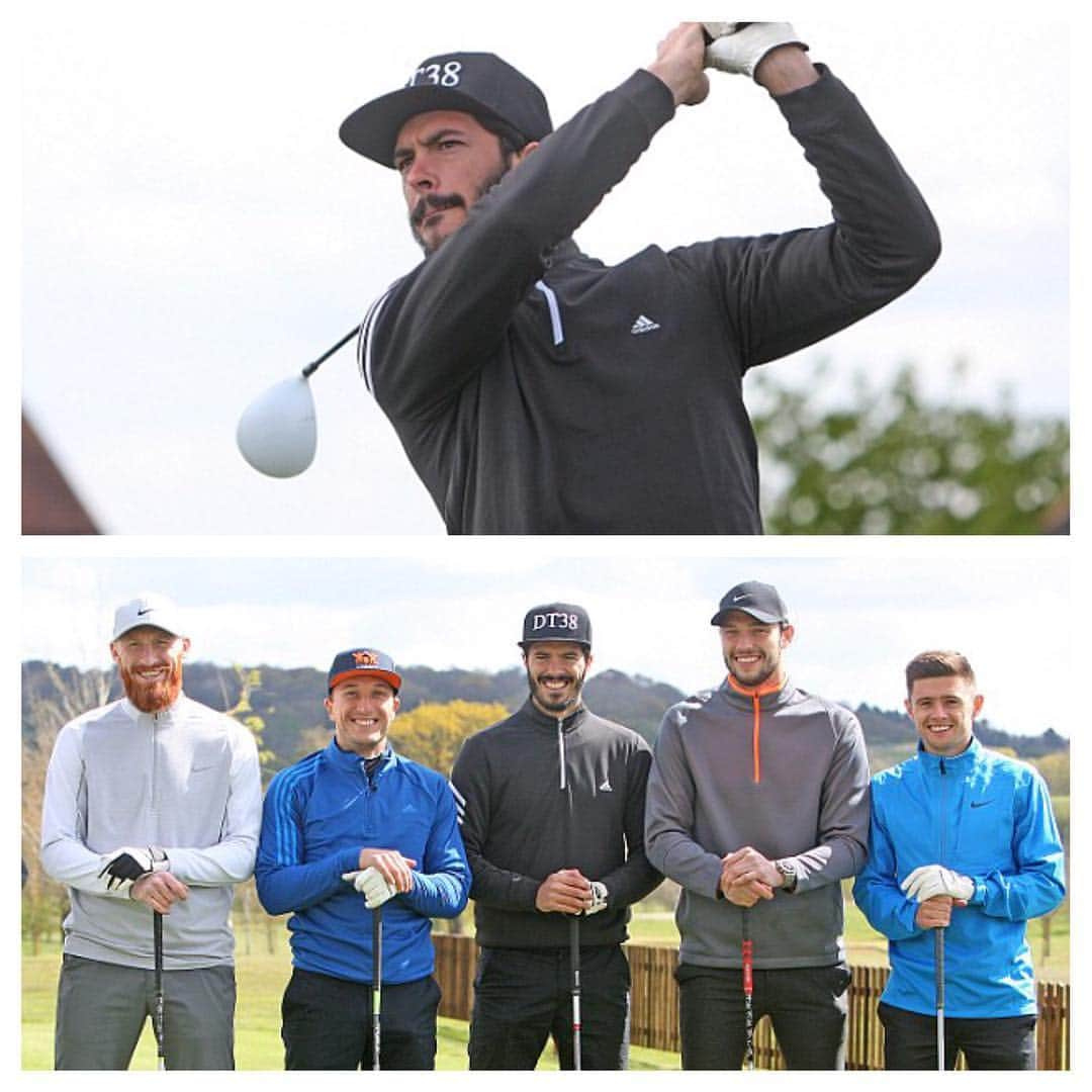 ジェームズ・トムキンスのインスタグラム：「Golf day with the boys for @nobes2122 testimonial. #whufc @andytcarroll @gingercollins19」