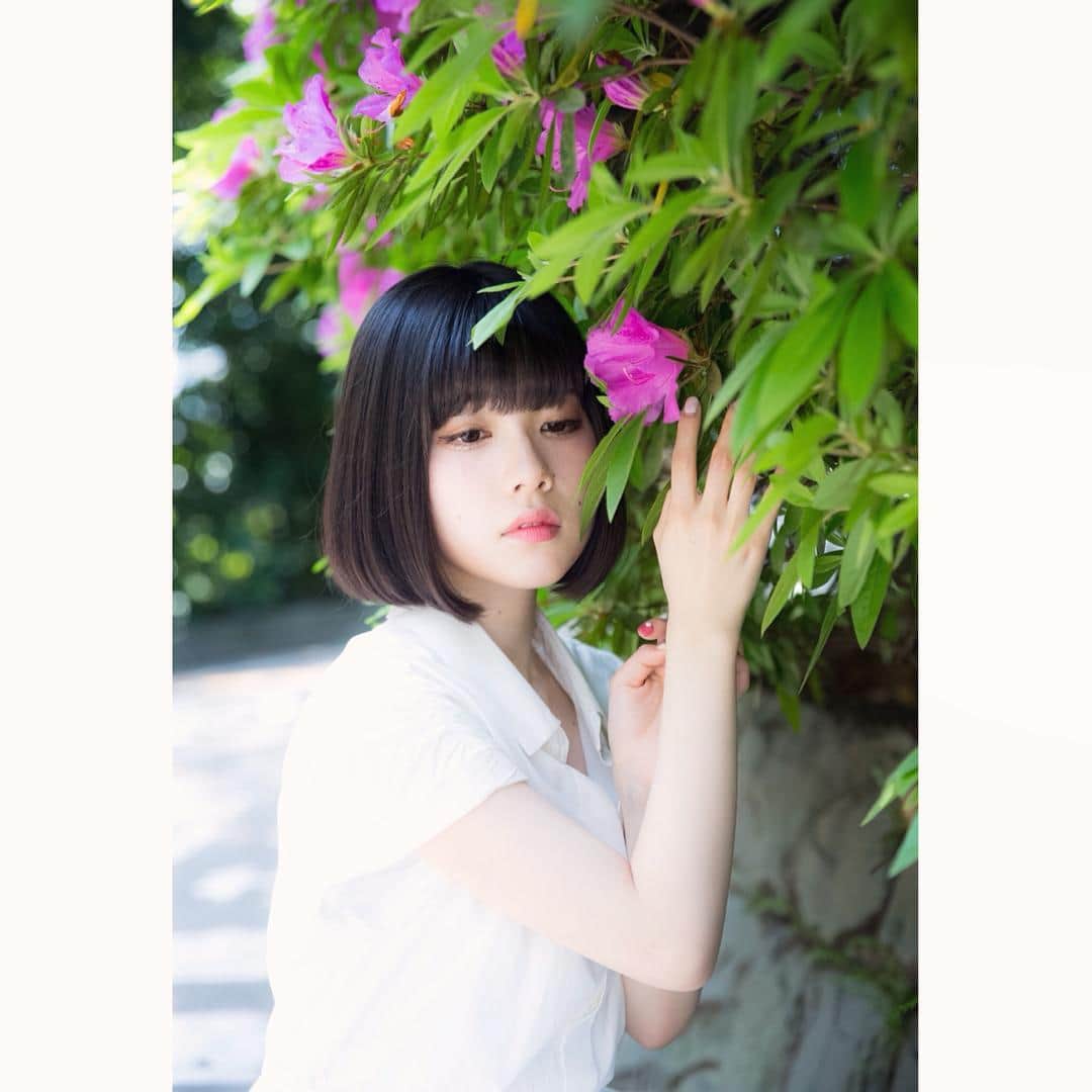 礒部花凜のインスタグラム：「🌺🌺🌺 #写真 #写真部 #被写体 #portrait #photo #model」