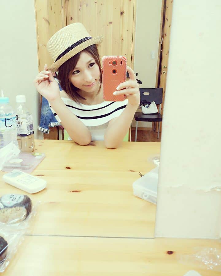 星野ナミのインスタグラム：「おはよーございます✨今日からGWですね♪ ということで、明日からいよいよリリースイベントが開催されます！新曲も披露するのでお時間ある方は是非遊びに来て下さいね☺💕」