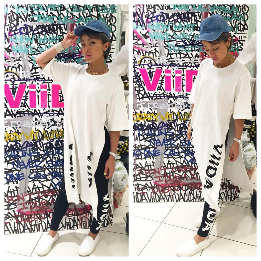 Nazukiのインスタグラム：「ViiDA NEW✨✨ デニムCAP✔️✔️ スリットロングTee✔️✔️ レギンス✔️✔️ お気に入りアイテム✨✌🏻️✌🏻 @viida.tokyo  #viida #fashion #popupstore #tokyo #denim」