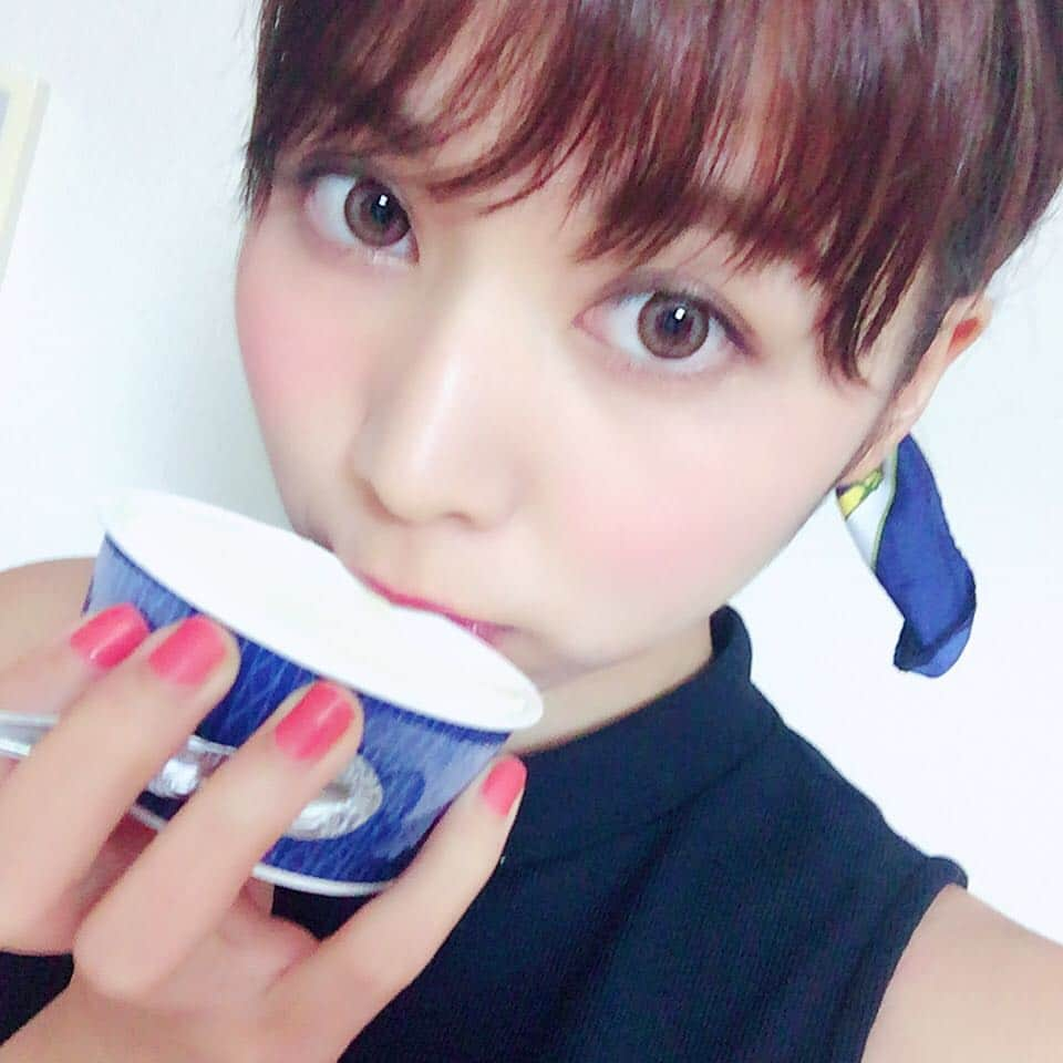 瀬野ユリエさんのインスタグラム写真 - (瀬野ユリエInstagram)「オシゴトオワリノアイスオイシカッタ😌🍦🍨🍦🍨🍦🍨🍦💓💓💓 #MOW #バニラ #美味しい #アイスlove」5月26日 20時05分 - canlove712