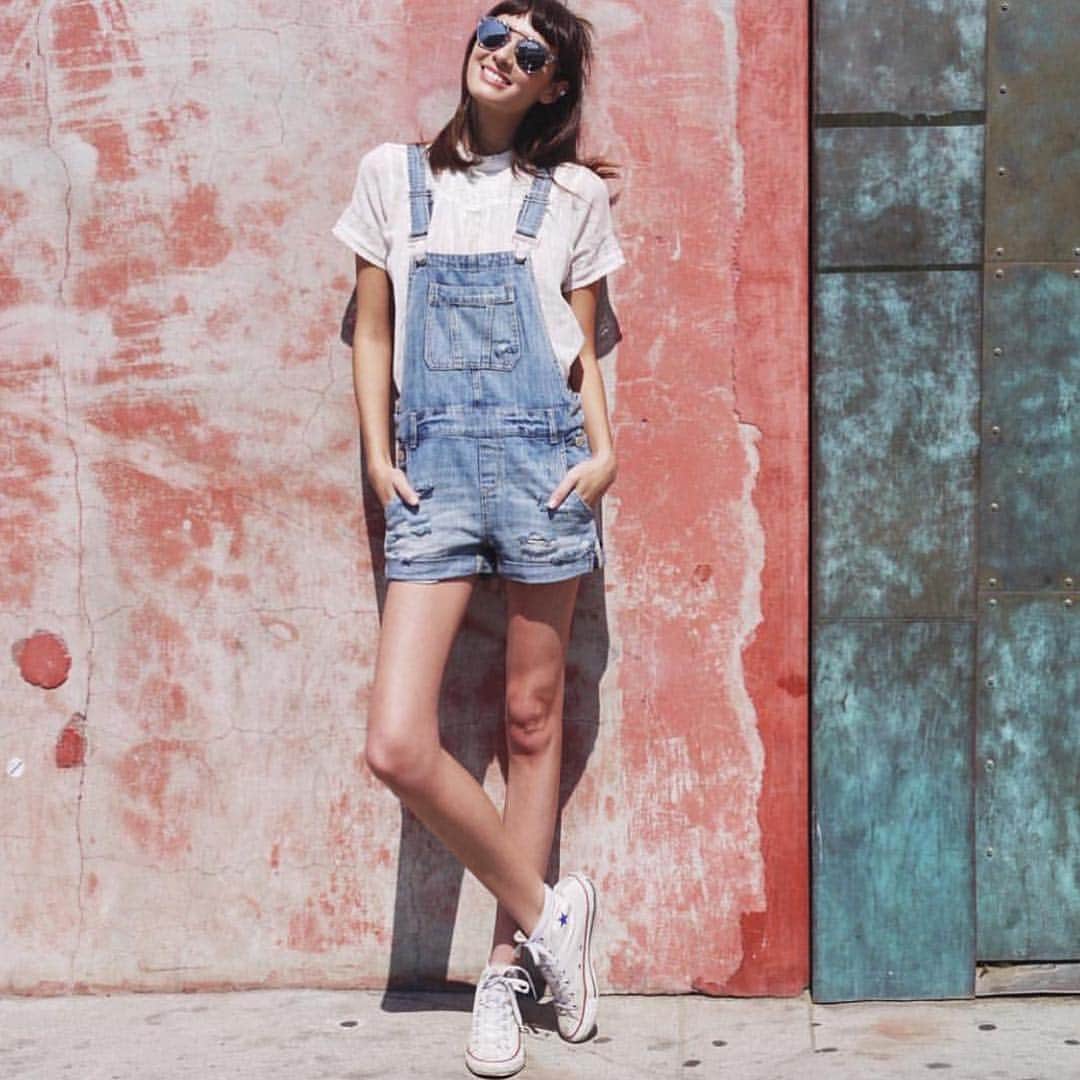 シンシアヴィンセントのインスタグラム：「@margauxbrooke exploring Venice. #cynthiavincentforoneill」